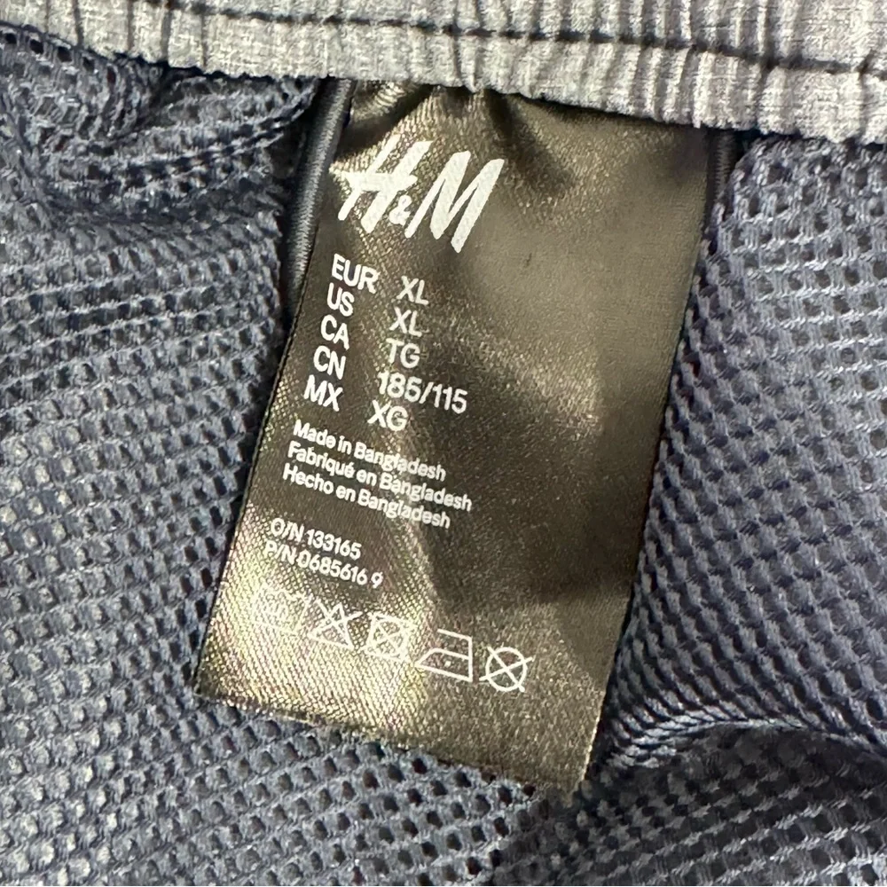 H&M dive into